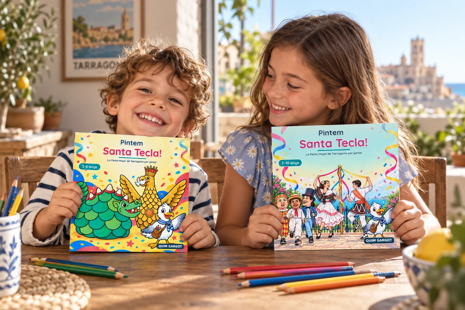 Escena publicitària de dos infants amb els llibres de Santa Tecla